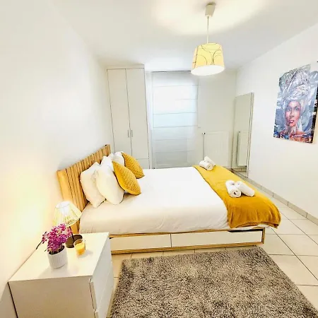 Escape - Cozy 1br Flat With Terrace&parking Luxemburg